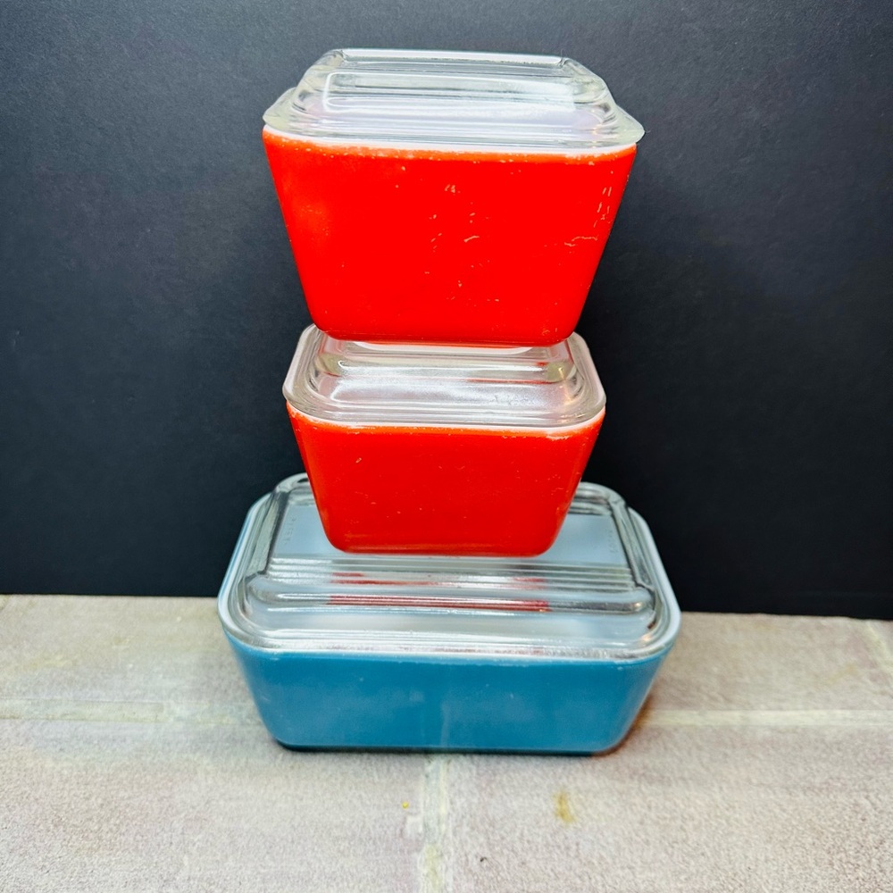 Vintage Pyrex Refrigerator Storage Set Red A19 A33 Blue A37 From 1950’s USA